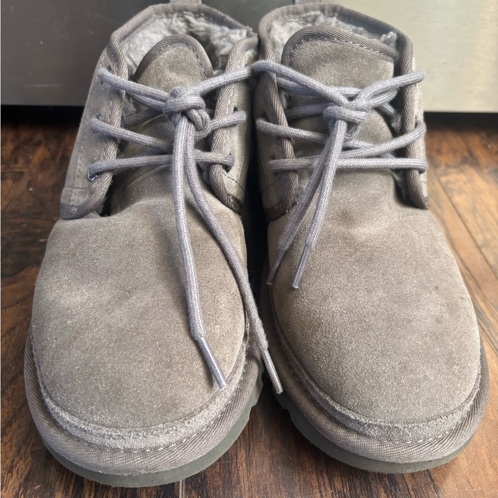 UGG Neumel Gray Ankle Boots with Suede Finish men’s 7 women’s 8-8.5